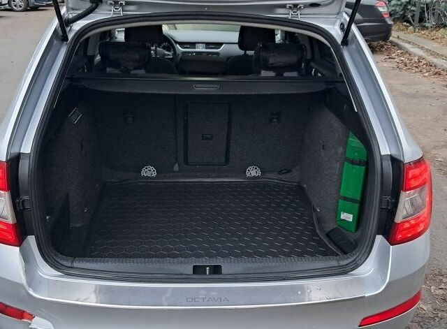 Серый Шкода Октавия, объемом двигателя 1.6 л и пробегом 407 тыс. км за 8800 $, фото 12 на Automoto.ua