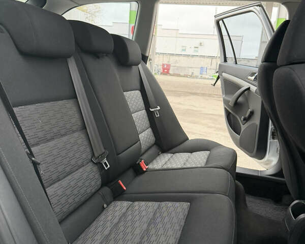 Серый Шкода Октавия, объемом двигателя 1.6 л и пробегом 217 тыс. км за 7650 $, фото 32 на Automoto.ua