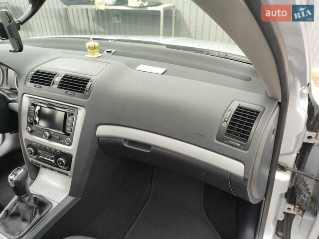 Серый Шкода Октавия, объемом двигателя 1.6 л и пробегом 315 тыс. км за 8700 $, фото 11 на Automoto.ua