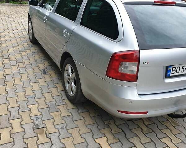 Сірий Шкода Октавія, об'ємом двигуна 2 л та пробігом 230 тис. км за 10900 $, фото 2 на Automoto.ua
