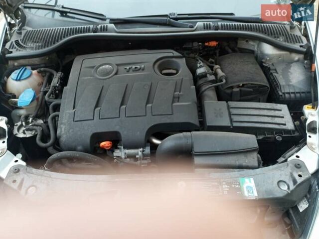 Серый Шкода Октавия, объемом двигателя 1.6 л и пробегом 196 тыс. км за 8750 $, фото 5 на Automoto.ua