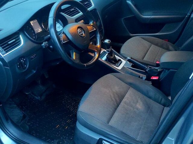 Сірий Шкода Октавія, об'ємом двигуна 1.6 л та пробігом 270 тис. км за 10000 $, фото 5 на Automoto.ua