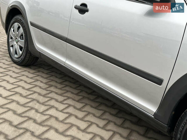 Серый Шкода Октавия, объемом двигателя 2 л и пробегом 218 тыс. км за 9999 $, фото 9 на Automoto.ua