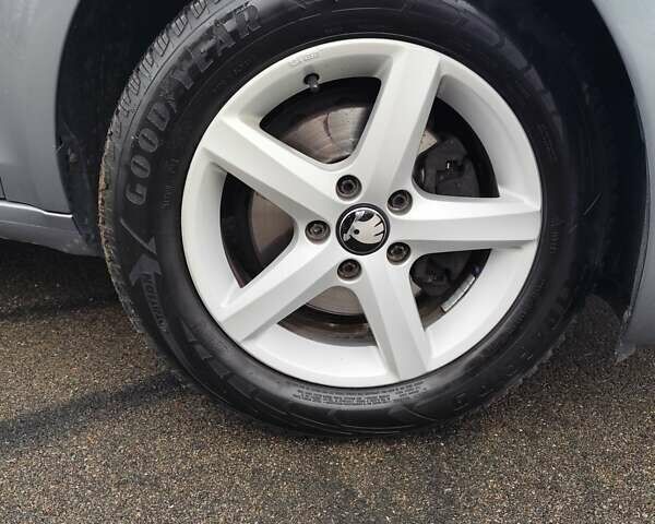Серый Шкода Октавия, объемом двигателя 1.4 л и пробегом 280 тыс. км за 9000 $, фото 43 на Automoto.ua