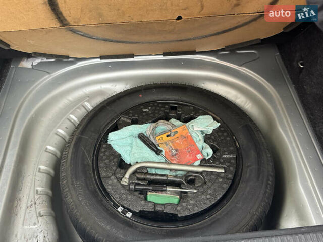 Сірий Шкода Октавія, об'ємом двигуна 1.6 л та пробігом 301 тис. км за 10700 $, фото 17 на Automoto.ua