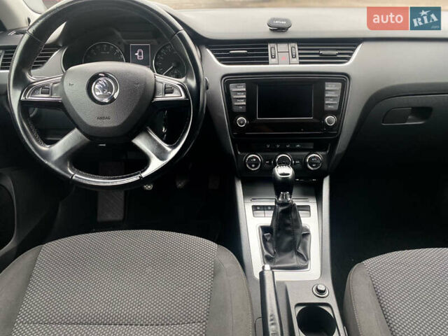 Серый Шкода Октавия, объемом двигателя 1.97 л и пробегом 315 тыс. км за 9999 $, фото 8 на Automoto.ua