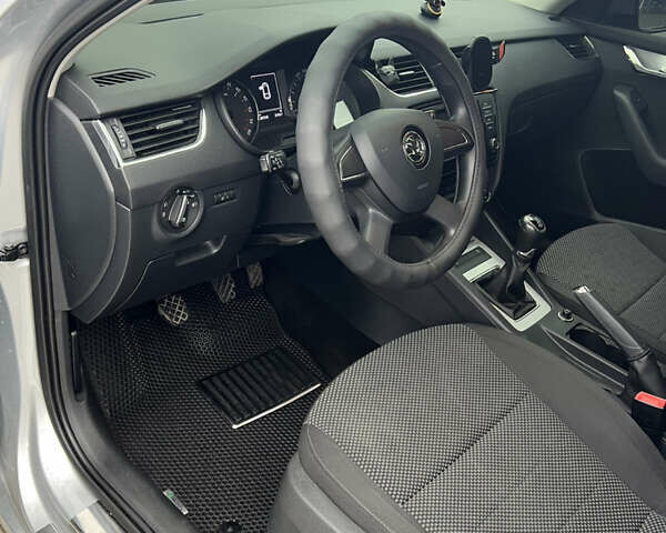 Серый Шкода Октавия, объемом двигателя 1.6 л и пробегом 207 тыс. км за 11000 $, фото 30 на Automoto.ua