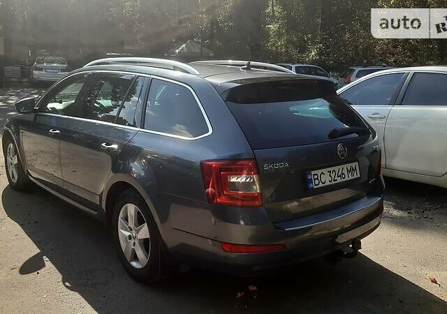 Шкода Октавия 2014 в Львове на Automoto.ua Серый Шкода Октавия, объемом двигателя 1.6 л и пробегом 294 тыс. км за 11499 $, фото 8 на Automoto.ua