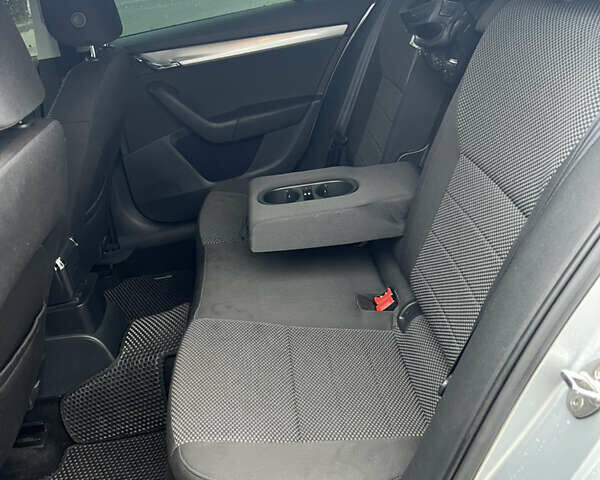 Серый Шкода Октавия, объемом двигателя 1.6 л и пробегом 207 тыс. км за 11000 $, фото 28 на Automoto.ua