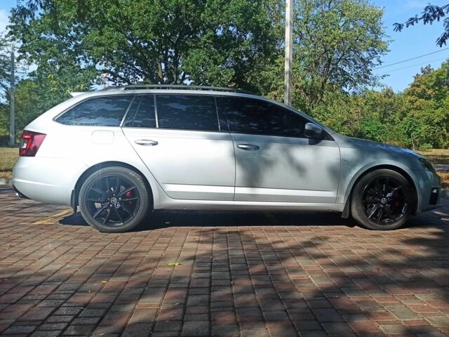 Серый Шкода Октавия, объемом двигателя 2 л и пробегом 293 тыс. км за 13700 $, фото 3 на Automoto.ua