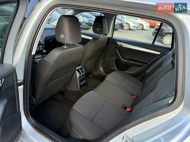 Сірий Шкода Октавія, об'ємом двигуна 1.6 л та пробігом 230 тис. км за 10999 $, фото 39 на Automoto.ua