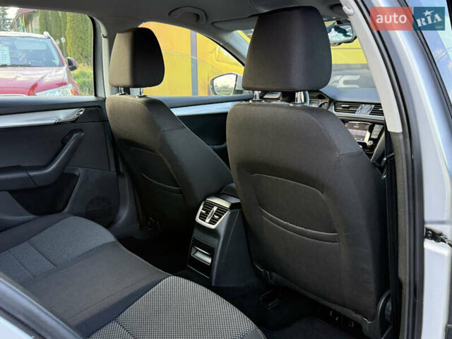 Сірий Шкода Октавія, об'ємом двигуна 1.6 л та пробігом 230 тис. км за 10999 $, фото 31 на Automoto.ua