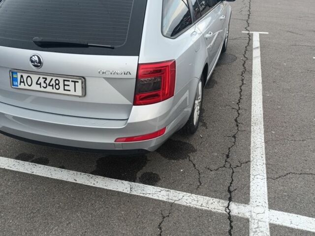 Серый Шкода Октавия, объемом двигателя 0 л и пробегом 250 тыс. км за 8000 $, фото 5 на Automoto.ua