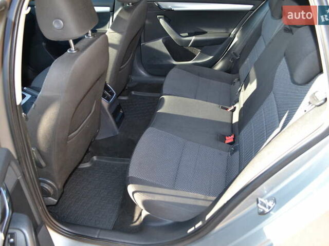 Серый Шкода Октавия, объемом двигателя 2 л и пробегом 228 тыс. км за 12500 $, фото 16 на Automoto.ua