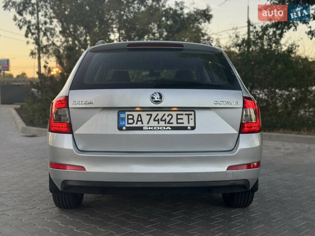 Серый Шкода Октавия, объемом двигателя 1.6 л и пробегом 281 тыс. км за 10499 $, фото 10 на Automoto.ua