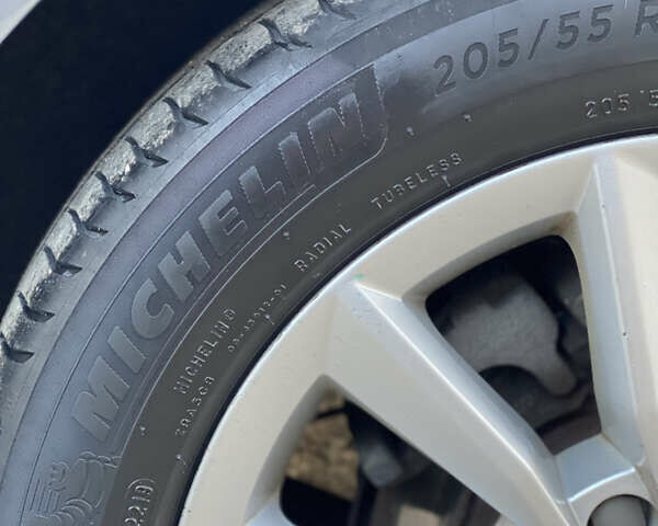 Сірий Шкода Октавія, об'ємом двигуна 2 л та пробігом 225 тис. км за 12200 $, фото 23 на Automoto.ua