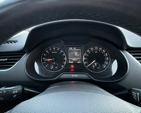 Серый Шкода Октавия, объемом двигателя 1.6 л и пробегом 259 тыс. км за 10199 $, фото 12 на Automoto.ua