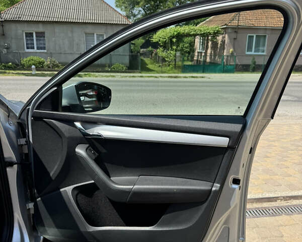 Сірий Шкода Октавія, об'ємом двигуна 1.6 л та пробігом 265 тис. км за 9999 $, фото 17 на Automoto.ua