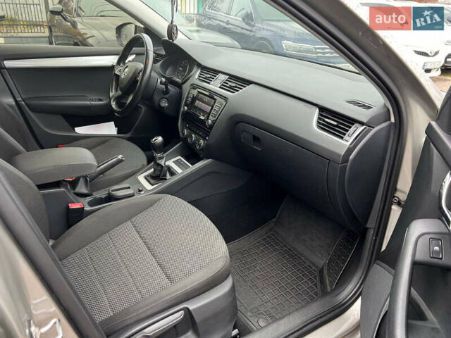 Серый Шкода Октавия, объемом двигателя 1.6 л и пробегом 264 тыс. км за 10600 $, фото 18 на Automoto.ua