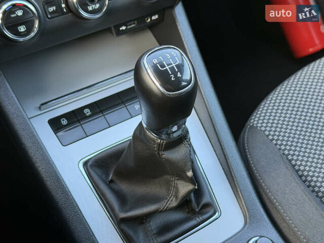 Сірий Шкода Октавія, об'ємом двигуна 1.6 л та пробігом 230 тис. км за 10999 $, фото 50 на Automoto.ua