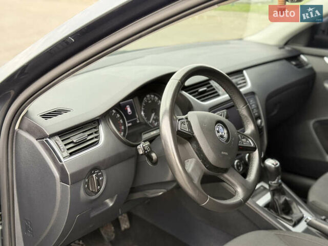 Серый Шкода Октавия, объемом двигателя 1.6 л и пробегом 158 тыс. км за 12500 $, фото 49 на Automoto.ua