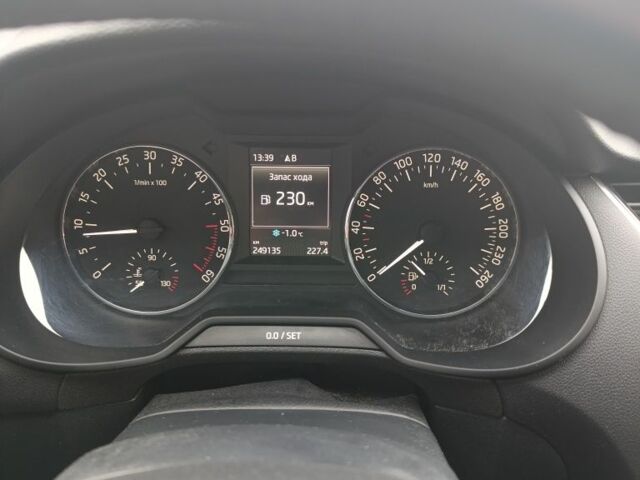 Серый Шкода Октавия, объемом двигателя 0 л и пробегом 250 тыс. км за 8000 $, фото 8 на Automoto.ua