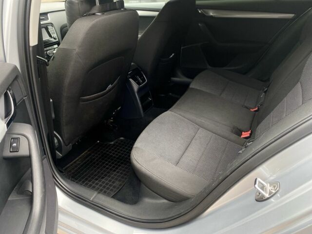 Сірий Шкода Октавія, об'ємом двигуна 2 л та пробігом 205 тис. км за 10500 $, фото 6 на Automoto.ua