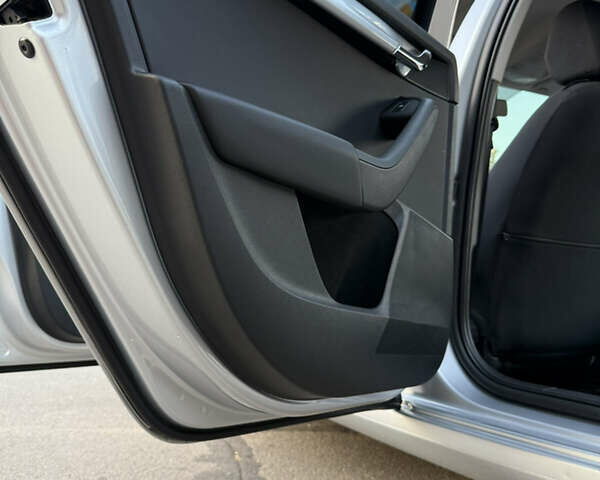 Серый Шкода Октавия, объемом двигателя 1.6 л и пробегом 348 тыс. км за 11700 $, фото 15 на Automoto.ua