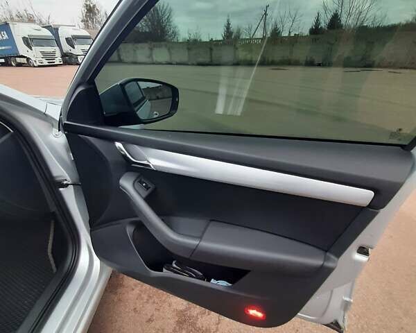 Сірий Шкода Октавія, об'ємом двигуна 1.97 л та пробігом 301 тис. км за 13300 $, фото 26 на Automoto.ua