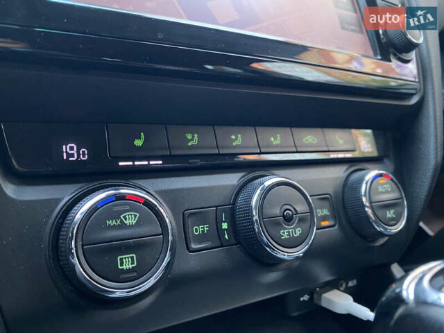 Сірий Шкода Октавія, об'ємом двигуна 2 л та пробігом 225 тис. км за 12200 $, фото 41 на Automoto.ua