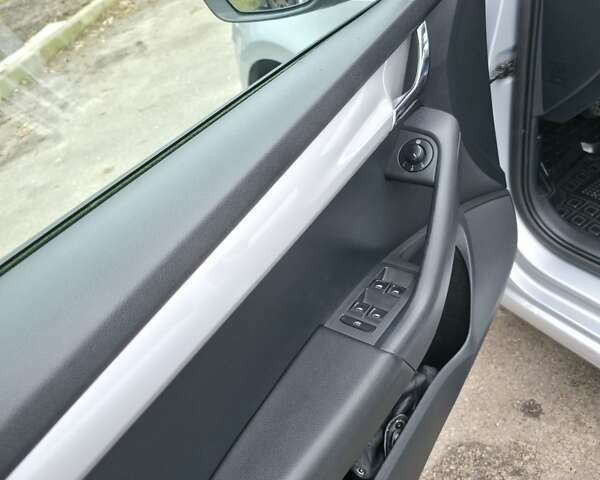 Сірий Шкода Октавія, об'ємом двигуна 1.8 л та пробігом 258 тис. км за 10950 $, фото 45 на Automoto.ua