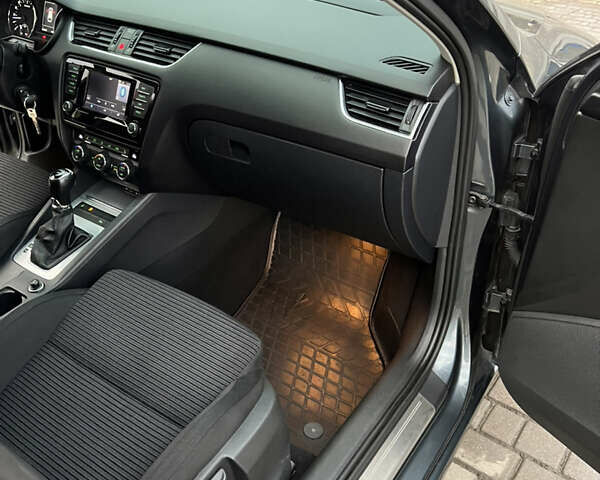 Серый Шкода Октавия, объемом двигателя 1.97 л и пробегом 268 тыс. км за 13000 $, фото 17 на Automoto.ua