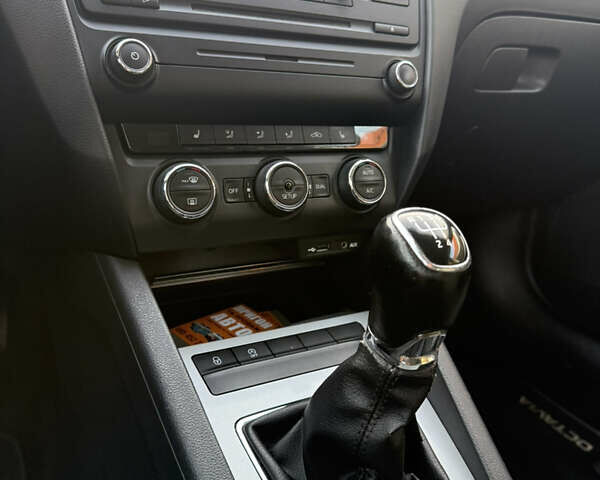 Сірий Шкода Октавія, об'ємом двигуна 1.6 л та пробігом 264 тис. км за 9600 $, фото 14 на Automoto.ua