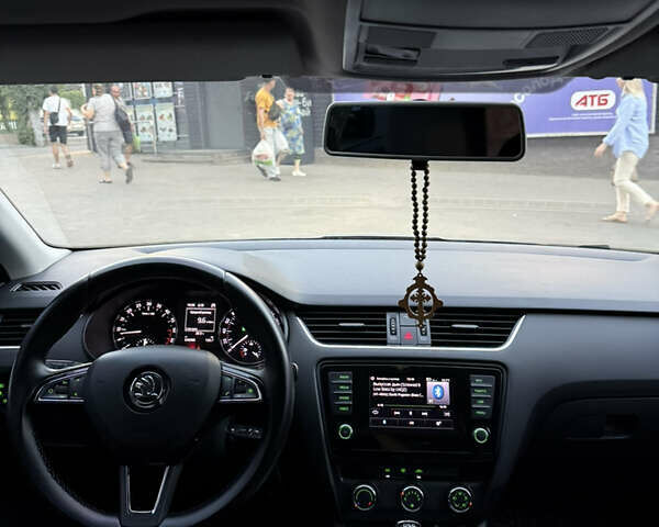 Серый Шкода Октавия, объемом двигателя 1.6 л и пробегом 348 тыс. км за 11700 $, фото 27 на Automoto.ua