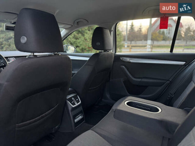 Сірий Шкода Октавія, об'ємом двигуна 1.6 л та пробігом 180 тис. км за 10399 $, фото 21 на Automoto.ua