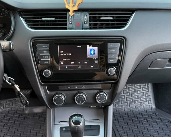 Серый Шкода Октавия, объемом двигателя 1.6 л и пробегом 348 тыс. км за 11700 $, фото 19 на Automoto.ua