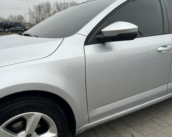 Серый Шкода Октавия, объемом двигателя 1.6 л и пробегом 207 тыс. км за 11000 $, фото 4 на Automoto.ua