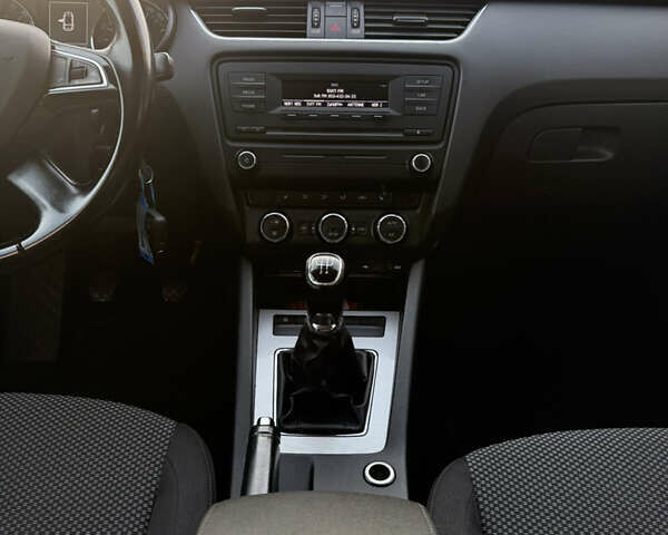 Сірий Шкода Октавія, об'ємом двигуна 1.6 л та пробігом 264 тис. км за 9600 $, фото 13 на Automoto.ua