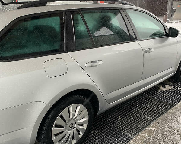 Шкода Октавия 2014 в Ровно на Automoto.ua Серый Шкода Октавия, объемом двигателя 1.6 л и пробегом 259 тыс. км за 10500 $, фото 2 на Automoto.ua