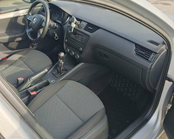 Шкода Октавія 2014 у Чернігові на Automoto.ua Сірий Шкода Октавія, об'ємом двигуна 1.6 л та пробігом 235 тис. км за 8700 $, фото 4 на Automoto.ua