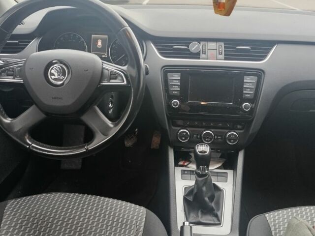 Серый Шкода Октавия, объемом двигателя 0 л и пробегом 250 тыс. км за 8000 $, фото 6 на Automoto.ua