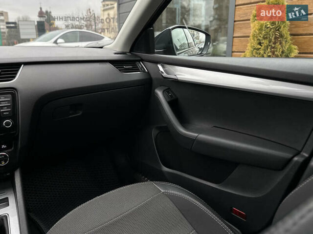 Сірий Шкода Октавія, об'ємом двигуна 1.6 л та пробігом 286 тис. км за 10999 $, фото 44 на Automoto.ua