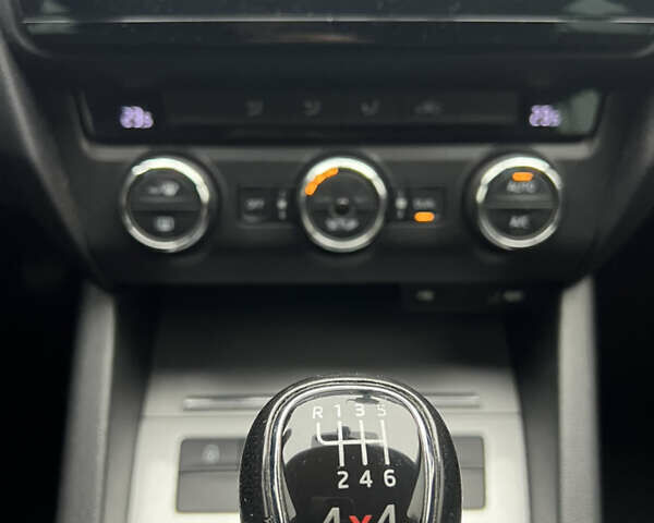 Серый Шкода Октавия, объемом двигателя 1.6 л и пробегом 207 тыс. км за 11000 $, фото 33 на Automoto.ua