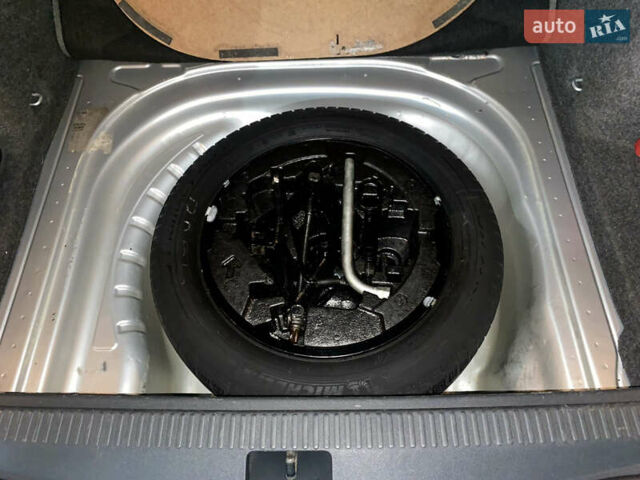 Серый Шкода Октавия, объемом двигателя 1.97 л и пробегом 315 тыс. км за 9999 $, фото 13 на Automoto.ua