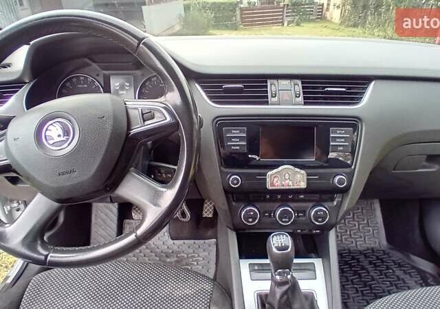 Шкода Октавия 2014 в Виноградове на Automoto.ua Серый Шкода Октавия, объемом двигателя 1.6 л и пробегом 260 тыс. км за 8500 $, фото 5 на Automoto.ua