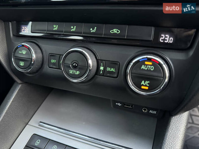 Сірий Шкода Октавія, об'ємом двигуна 1.6 л та пробігом 180 тис. км за 10399 $, фото 25 на Automoto.ua