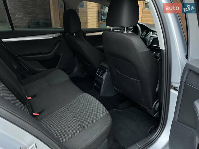 Сірий Шкода Октавія, об'ємом двигуна 1.8 л та пробігом 247 тис. км за 11350 $, фото 27 на Automoto.ua