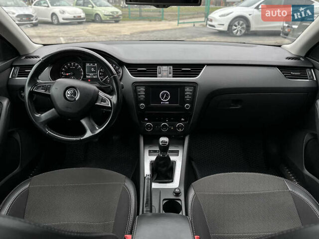 Сірий Шкода Октавія, об'ємом двигуна 1.6 л та пробігом 286 тис. км за 10999 $, фото 33 на Automoto.ua