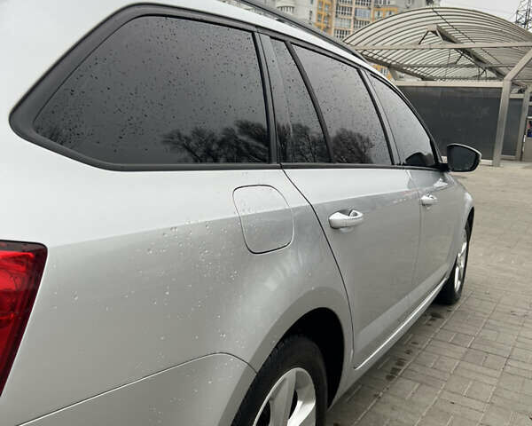 Серый Шкода Октавия, объемом двигателя 1.6 л и пробегом 207 тыс. км за 11000 $, фото 13 на Automoto.ua