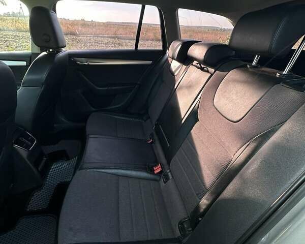 Серый Шкода Октавия, объемом двигателя 1.6 л и пробегом 330 тыс. км за 10200 $, фото 4 на Automoto.ua